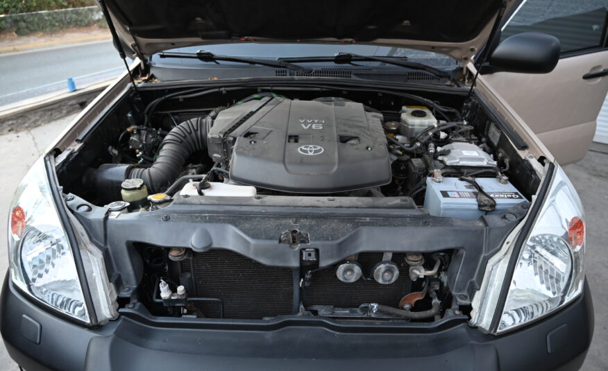Toyota Land Cruiser 2004