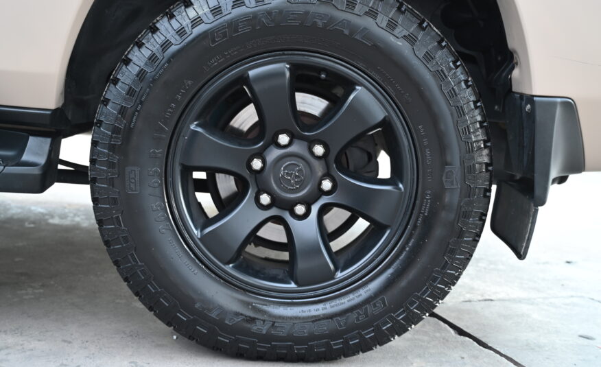 Toyota Land Cruiser 2004