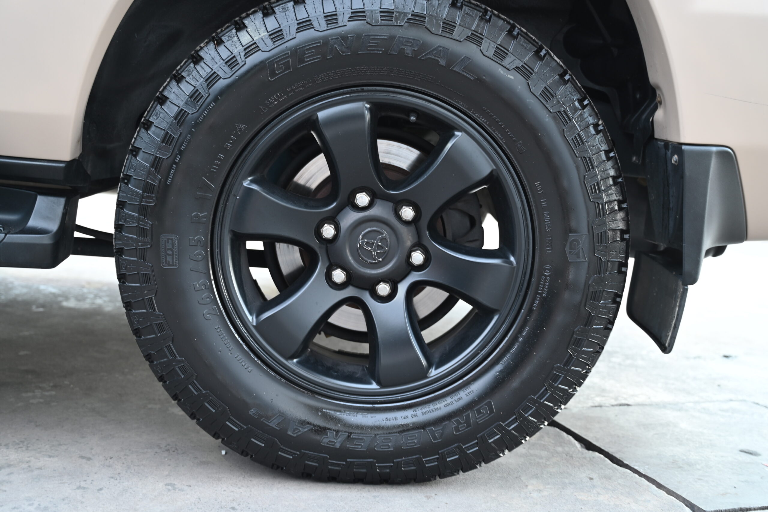 Toyota Land Cruiser 2004